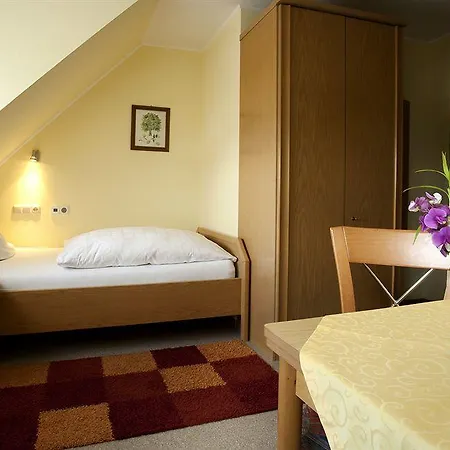St Hubert Hotel