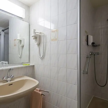 St Hubert Hotel 3*